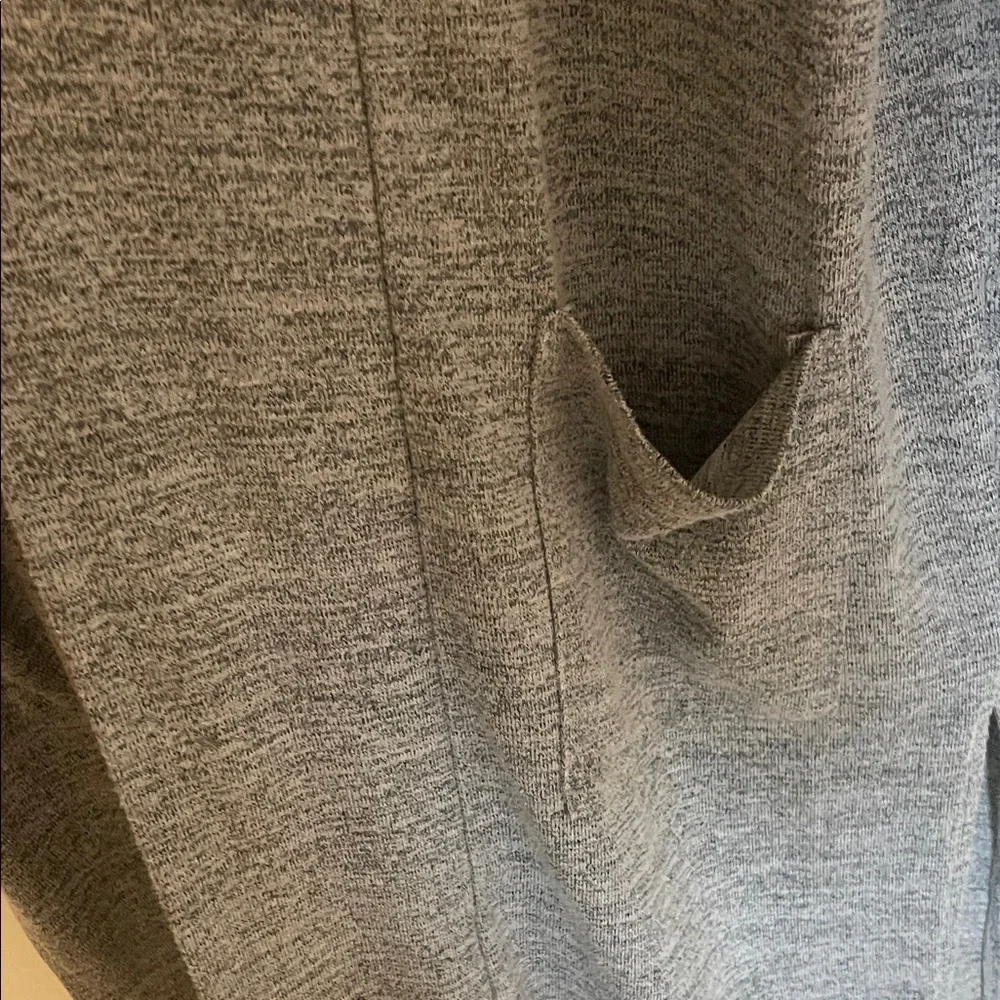 Banana Republic Heather Gray Cardigan - Picture 3 of 5